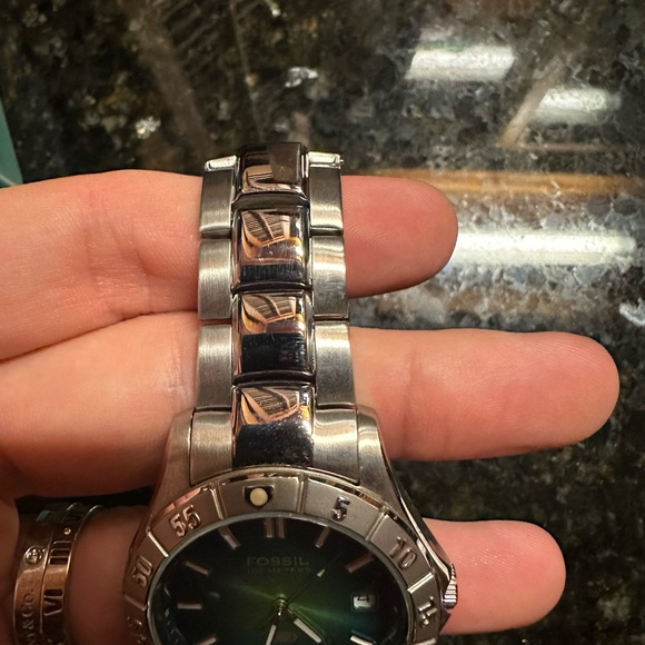 Men’s blue and green Fossil watch. - Picture 6 of 10